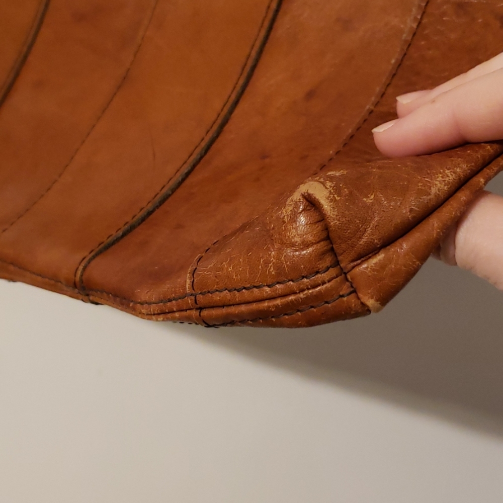 SOLD 💢 Vintage genuine leather purse - Picture 4 of 8